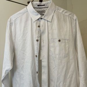 Ted Baker London mens size 5 polka dot button up dress shirt.